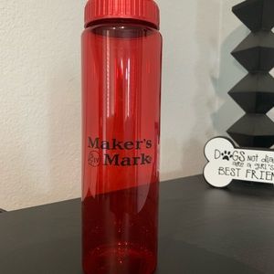 ⭐️⭐️ SOLD ⭐️⭐️ Makers mark water bottle